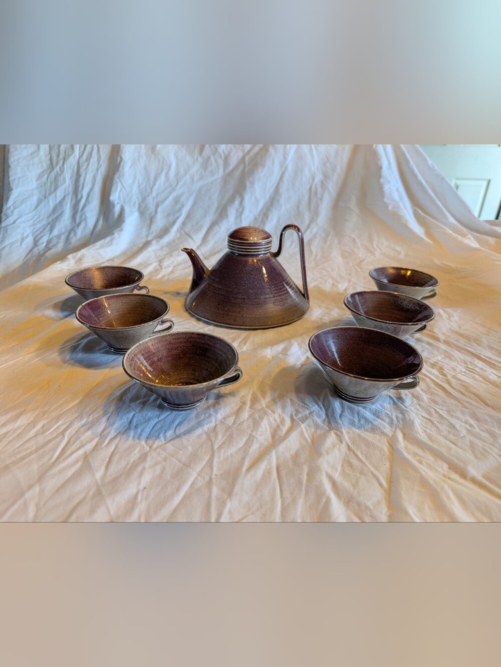 2/100$ Vintage Purple and Brown Ceramic Teapot with Six Matching Cups